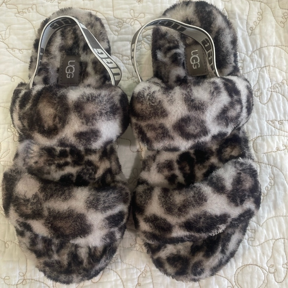 COPY - Like new Ugg slippers